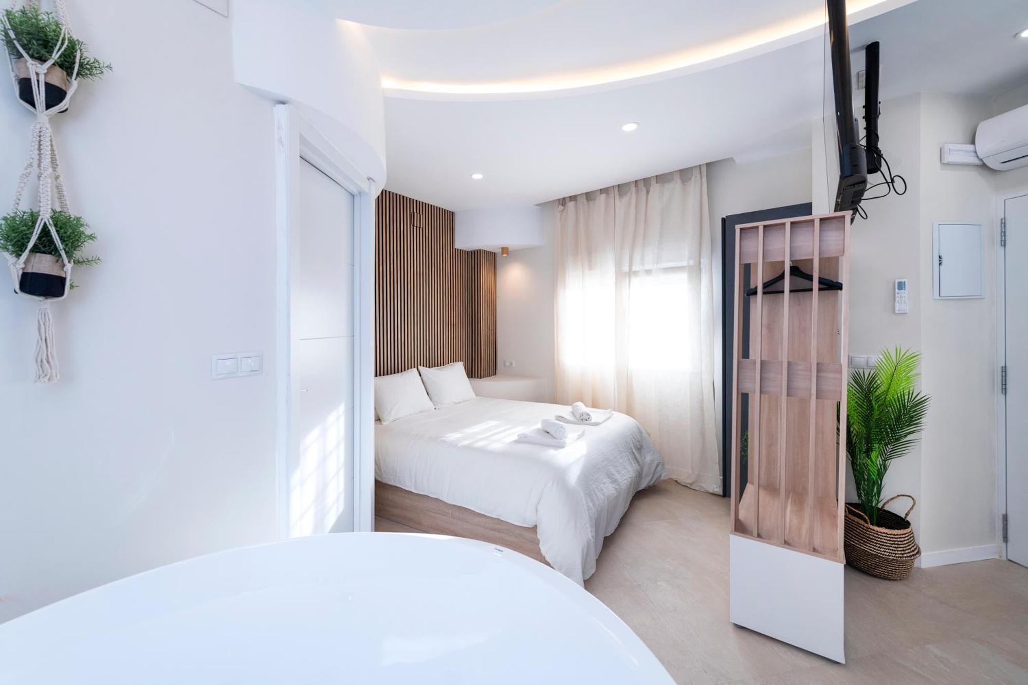Malaga Boutique V.V Luxury Jacuzzy Apartment Exterior photo