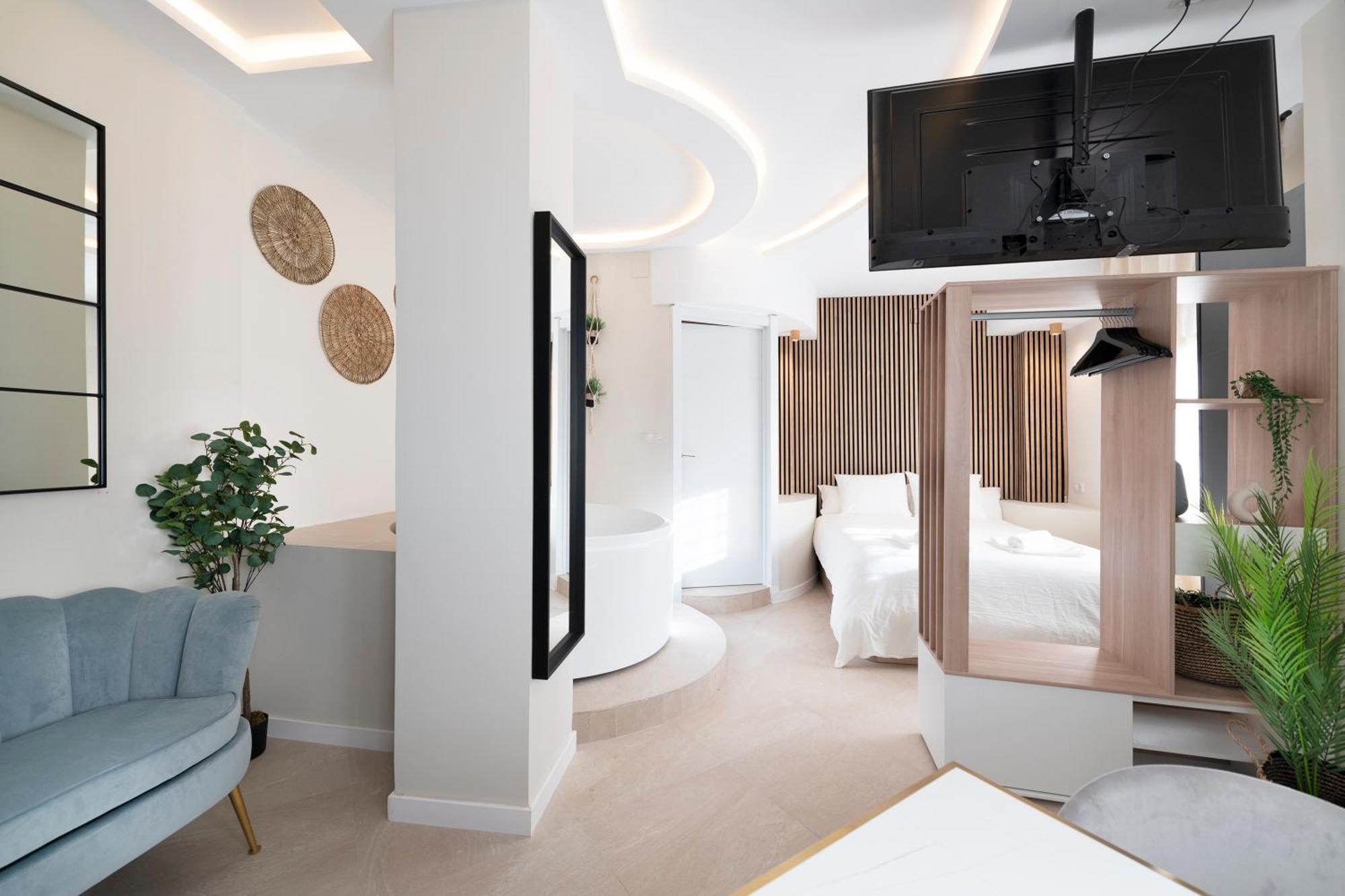 Malaga Boutique V.V Luxury Jacuzzy Apartment Exterior photo